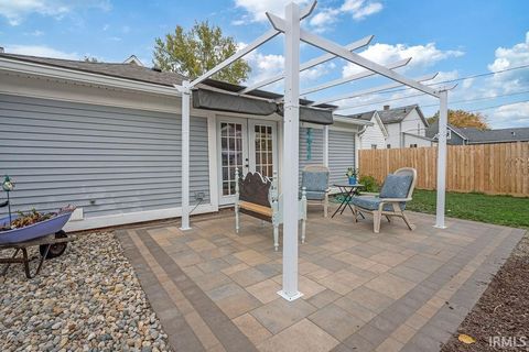 Tiny photo for 1017 W TAYLOR Street, Kokomo, IN 46901 (MLS # 202543872)