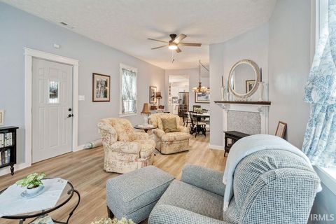 Tiny photo for 1017 W TAYLOR Street, Kokomo, IN 46901 (MLS # 202543872)