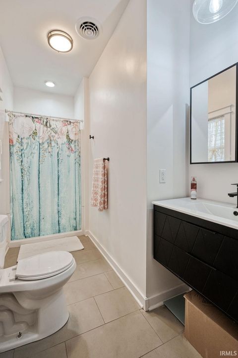 Tiny photo for 1017 W TAYLOR Street, Kokomo, IN 46901 (MLS # 202543872)