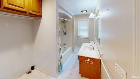 Tiny photo for 5220 E Wenz Drive, Monticello, IN 47960 (MLS # 202534541)