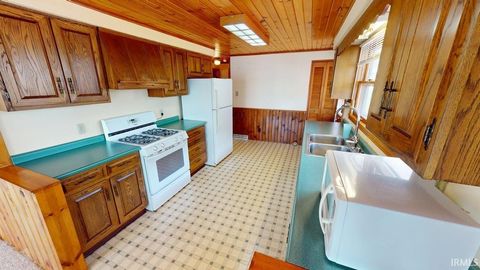 Tiny photo for 5220 E Wenz Drive, Monticello, IN 47960 (MLS # 202534541)