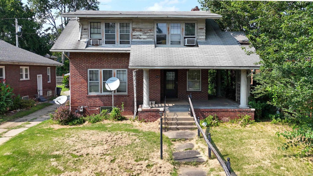 Photo of 910 Bellemeade Avenue, Evansville, IN 47713 (MLS # 202633913)