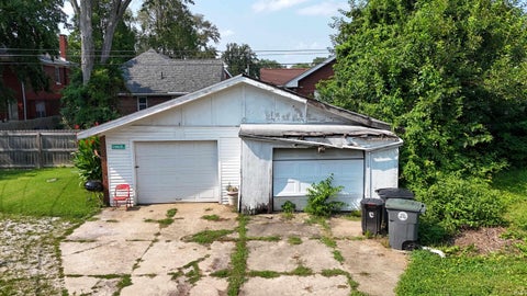 Tiny photo for 910 Bellemeade Avenue, Evansville, IN 47713 (MLS # 202633913)