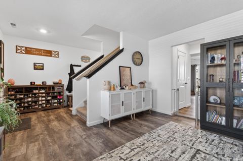 Tiny photo for 10024 Glen Edge Lane, New Haven, IN 46774 (MLS # 202614748)
