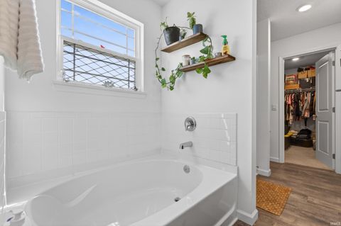 Tiny photo for 10024 Glen Edge Lane, New Haven, IN 46774 (MLS # 202614748)