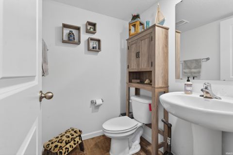 Tiny photo for 10024 Glen Edge Lane, New Haven, IN 46774 (MLS # 202614748)
