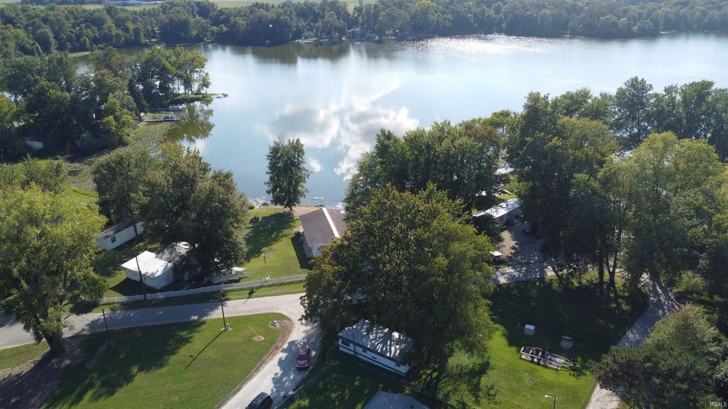 Photo of 5246 W Warren Avenue, Silver Lake, IN 46982 (MLS # 202617246)