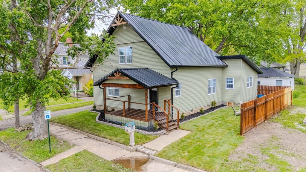 Photo of 425 N Huntington Street, Wabash, IN 46992 (MLS # 202617666)