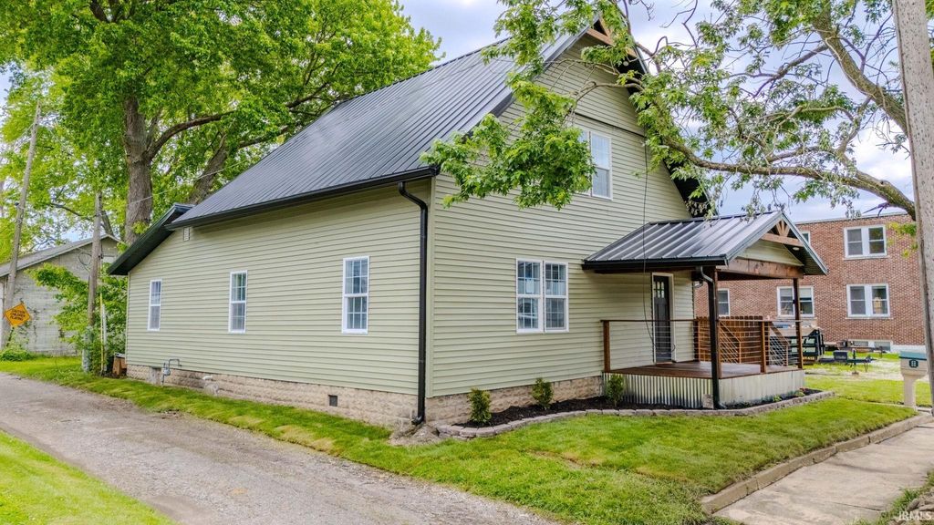Photo of 425 N Huntington Street, Wabash, IN 46992 (MLS # 202617666)