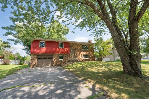 Photo of 3511 S Wellington Drive, Bloomington, IN 47401 (MLS # 202635531)