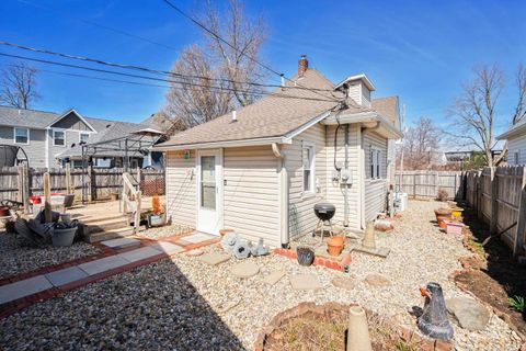 Tiny photo for 225 E Vaile Avenue, Kokomo, IN 46901 (MLS # 202609852)