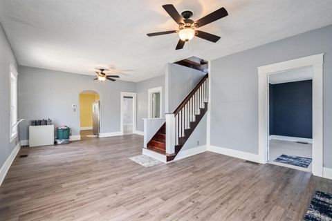 Tiny photo for 225 E Vaile Avenue, Kokomo, IN 46901 (MLS # 202609852)