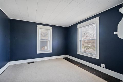 Tiny photo for 225 E Vaile Avenue, Kokomo, IN 46901 (MLS # 202609852)