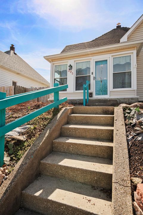 Tiny photo for 225 E Vaile Avenue, Kokomo, IN 46901 (MLS # 202609852)