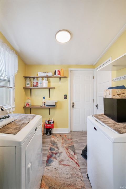 Tiny photo for 225 E Vaile Avenue, Kokomo, IN 46901 (MLS # 202609852)