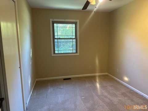 Tiny photo for 602 S 10th Street, Petersburg, IN 47567 (MLS # 202545514)