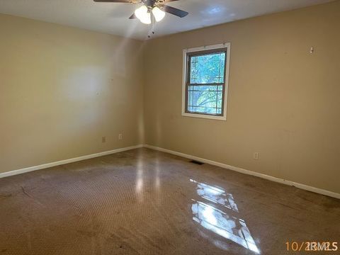 Tiny photo for 602 S 10th Street, Petersburg, IN 47567 (MLS # 202545514)