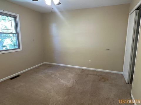 Tiny photo for 602 S 10th Street, Petersburg, IN 47567 (MLS # 202545514)