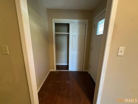 Tiny photo for 602 S 10th Street, Petersburg, IN 47567 (MLS # 202545514)