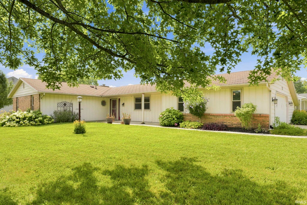 Photo of 5203 Oak Mast Trail, Fort Wayne, IN 46804 (MLS # 202630342)