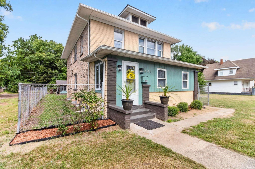 Photo of 225 E Donald Street, South Bend, IN 46613 (MLS # 202638622)