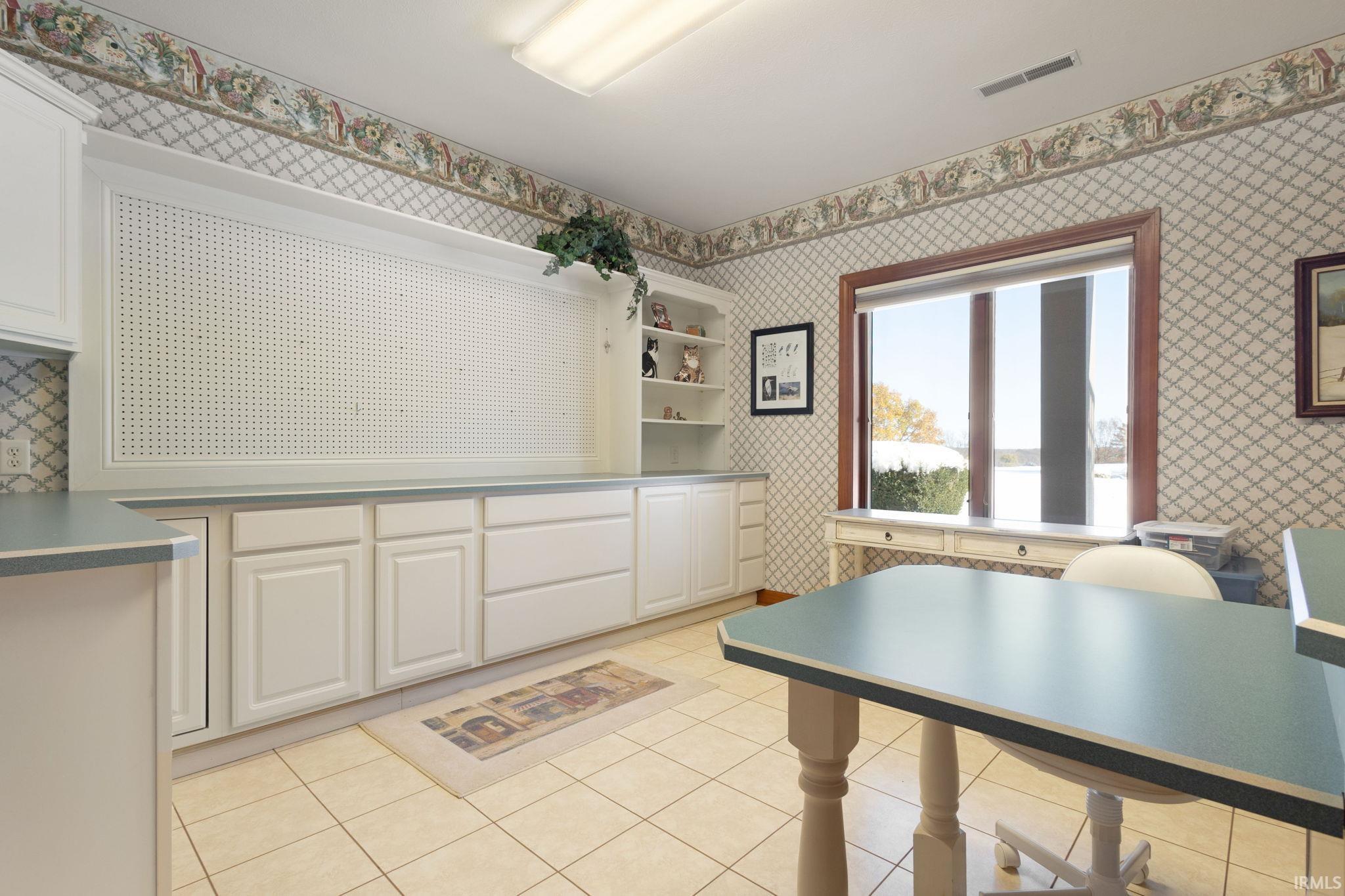 Middlebury, Indiana 46540, United States, 5 Bedrooms Bedrooms, ,6 BathroomsBathrooms,Residential,Active,242174