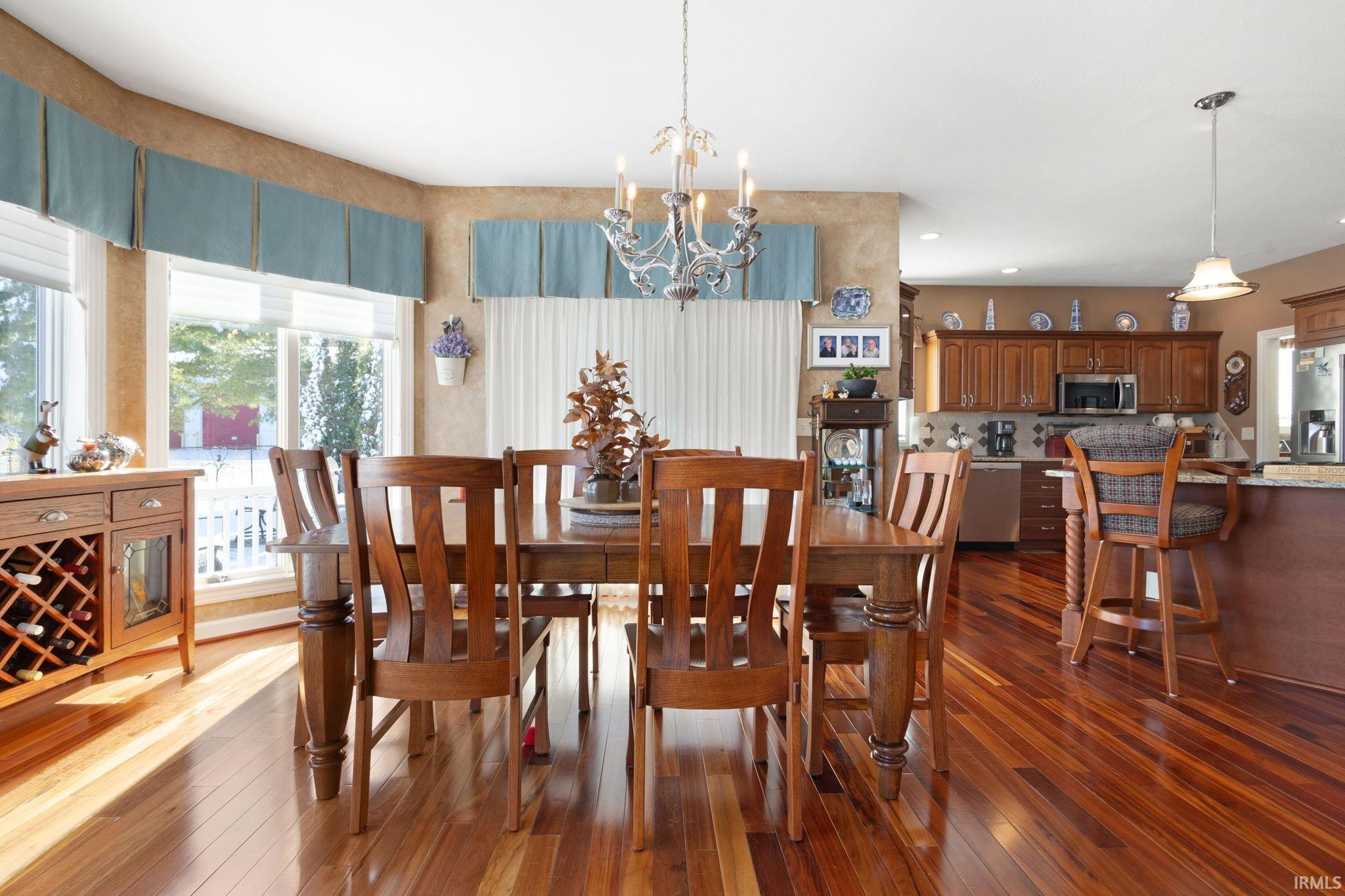 Middlebury, Indiana 46540, United States, 5 Bedrooms Bedrooms, ,6 BathroomsBathrooms,Residential,Active,242174