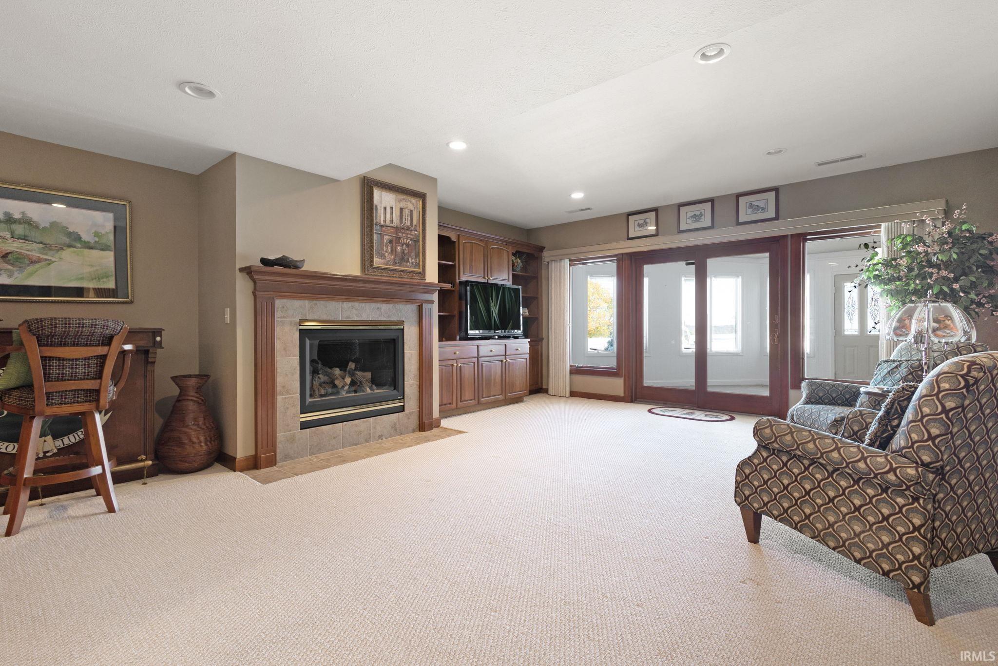 Middlebury, Indiana 46540, United States, 5 Bedrooms Bedrooms, ,6 BathroomsBathrooms,Residential,Active,242174