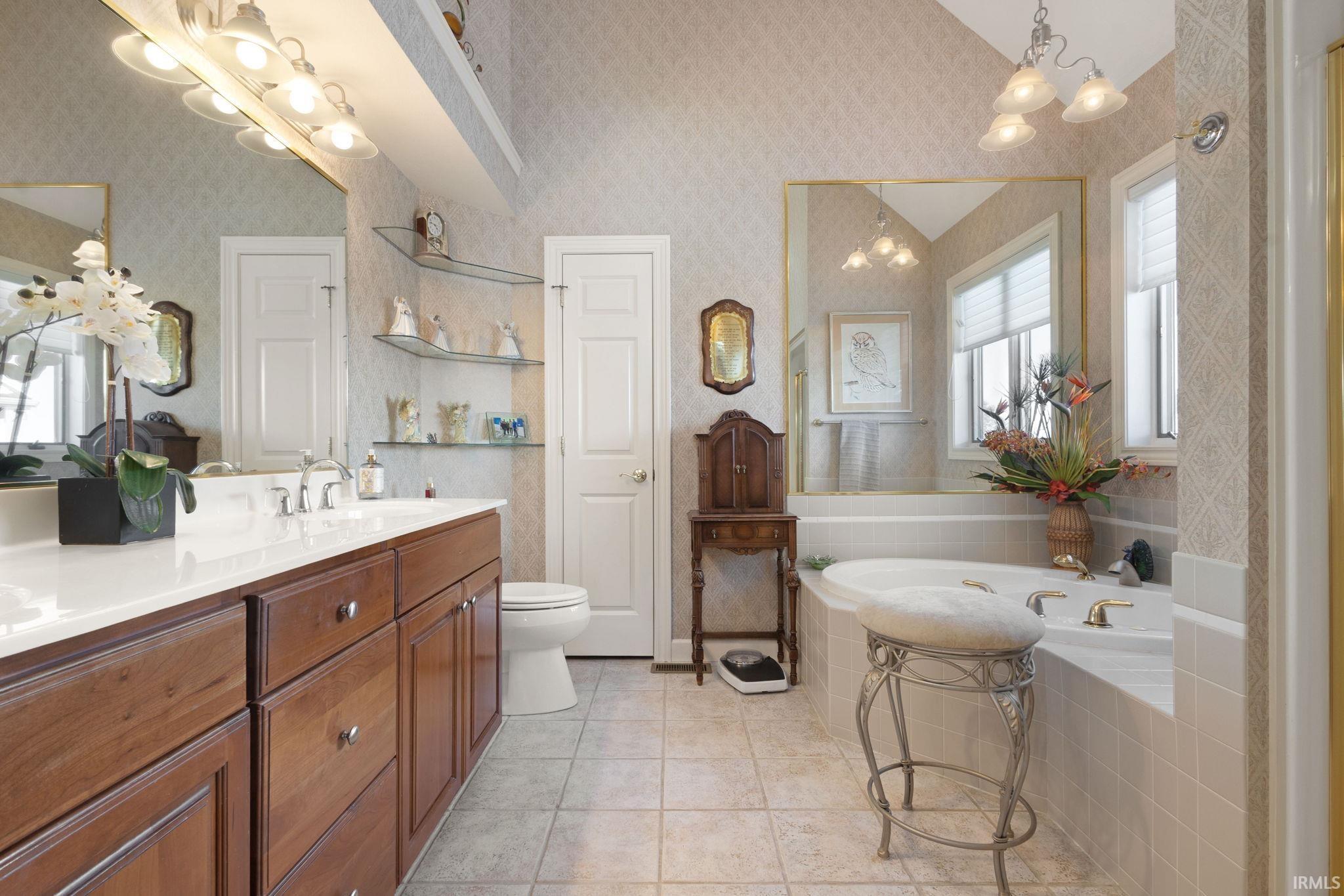 Middlebury, Indiana 46540, United States, 5 Bedrooms Bedrooms, ,6 BathroomsBathrooms,Residential,Active,242174