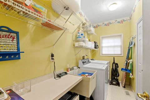 Tiny photo for 821 Red Oaks Lane, Lafayette, IN 47909 (MLS # 202615962)