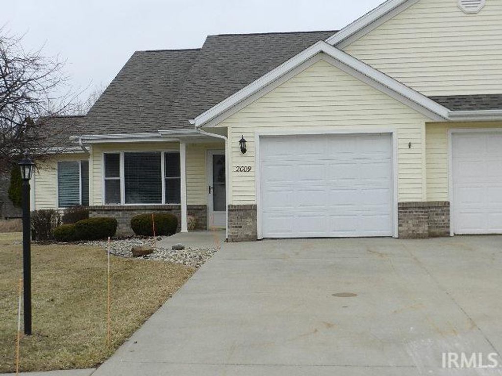 Photo of 2009 Grey Wolf Court, Warsaw, IN 46582 (MLS # 202606091)