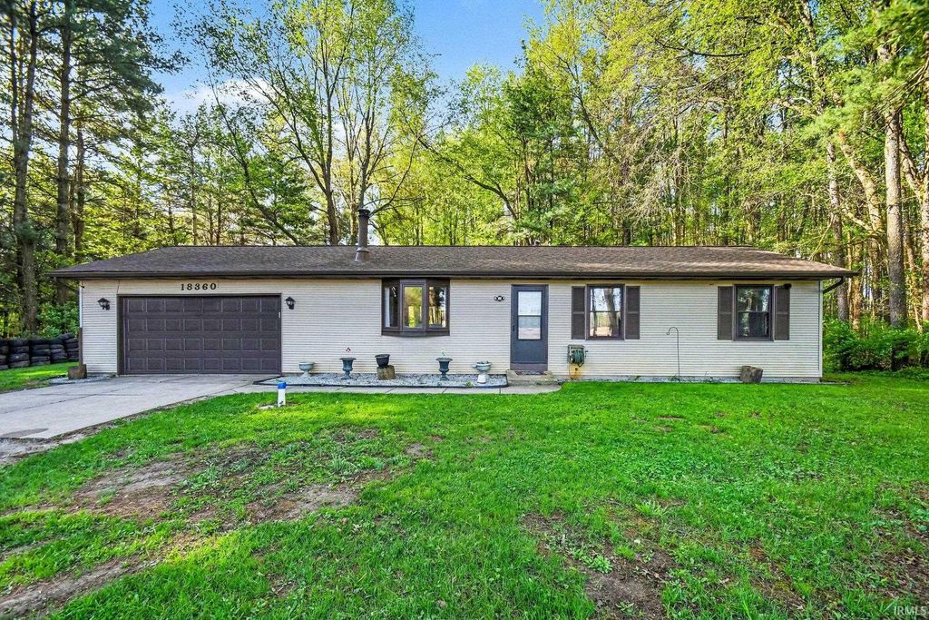 Photo of 18360 Roosevelt Road, South Bend, IN 46614 (MLS # 202616096)