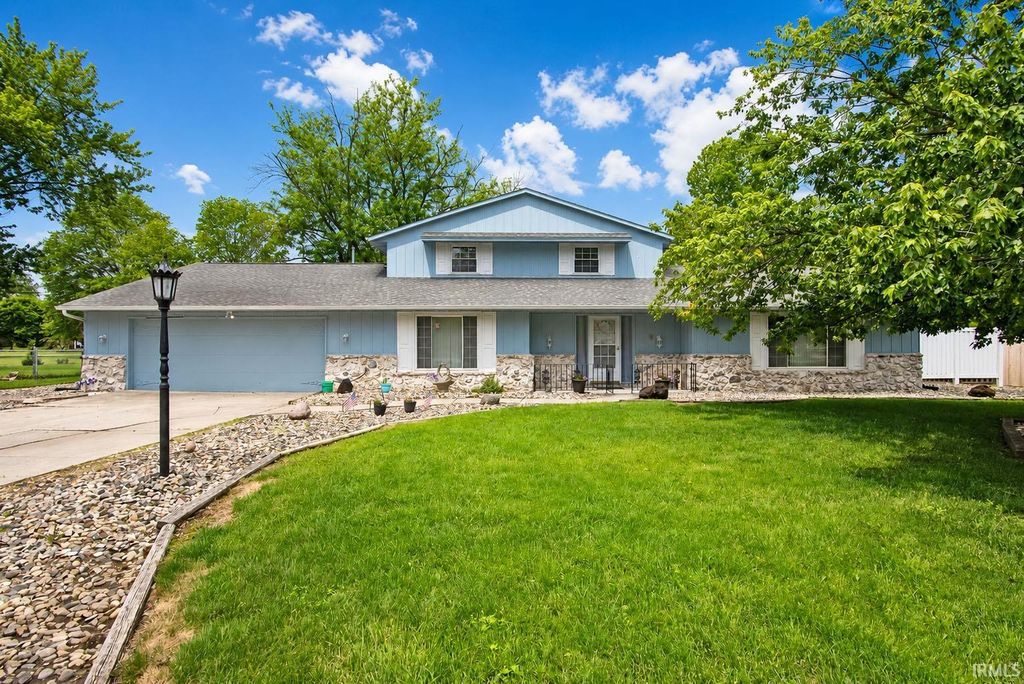 Photo of 5218 Tomahawk Trail, Fort Wayne, IN 46804 (MLS # 202619306)