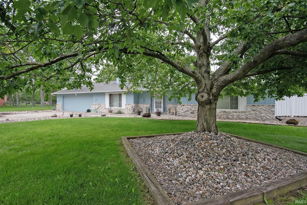 Photo of 5218 Tomahawk Trail, Fort Wayne, IN 46804 (MLS # 202619306)