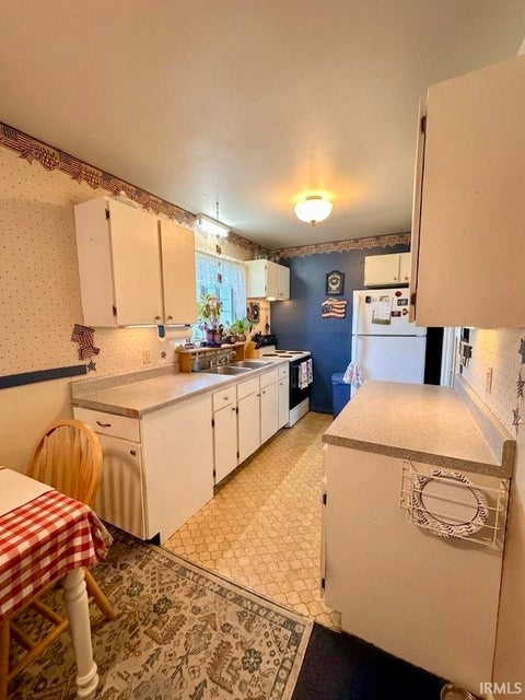 Tiny photo for 2705 Bellevue Drive, Fort Wayne, IN 46825 (MLS # 202635031)