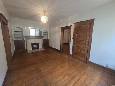 Tiny photo for 817 W Wayne Street, Fort Wayne, IN 46802 (MLS # 202630119)