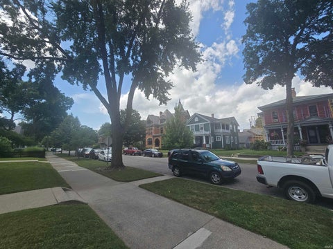 Tiny photo for 817 W Wayne Street, Fort Wayne, IN 46802 (MLS # 202630119)
