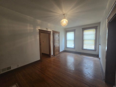 Tiny photo for 817 W Wayne Street, Fort Wayne, IN 46802 (MLS # 202630119)