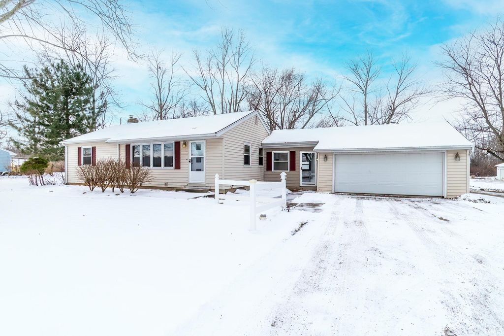 Photo of 10630 &amp; 10640 Marion Center Road, Fort Wayne, IN 46816 (MLS # 202548785)