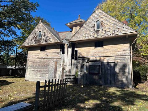 Tiny photo for 2018 North Street, Logansport, IN 46947 (MLS # 202543119)