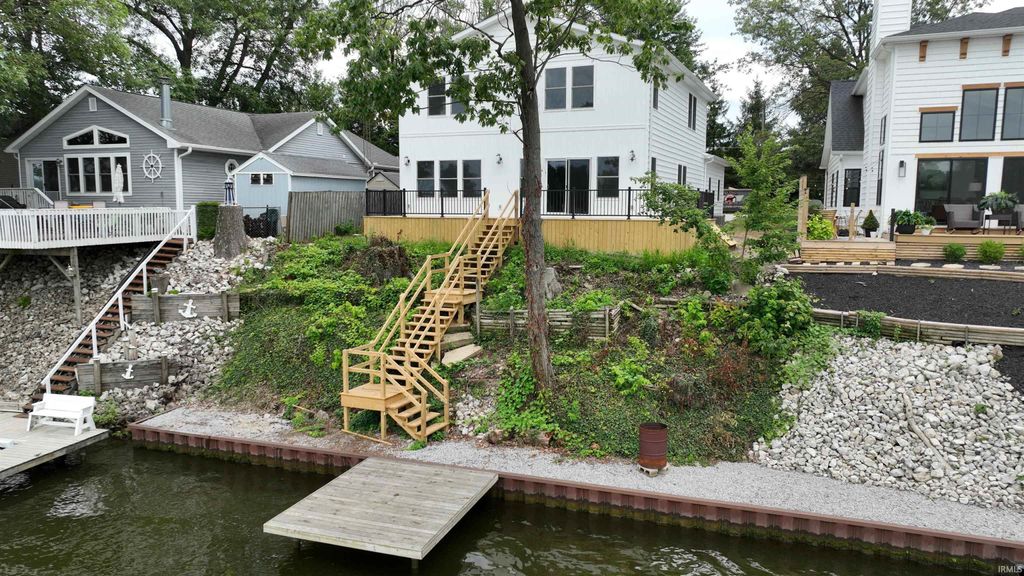 Photo of 4703 E Elmer Girtz Drive, Monticello, IN 47960 (MLS # 202602531)