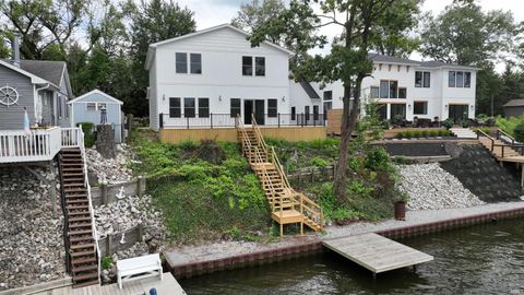 Photo of 4703 E Elmer Girtz Drive, Monticello, IN 47960 (MLS # 202602531)