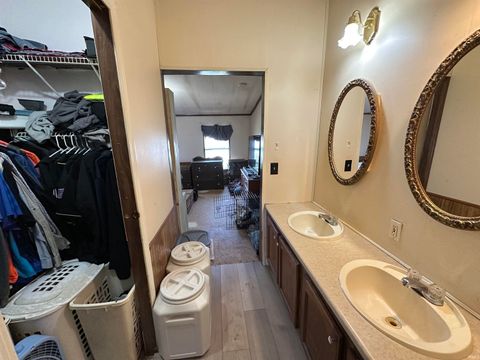 Tiny photo for 220 S Hunt Street, Greentown, IN 46936 (MLS # 202610344)