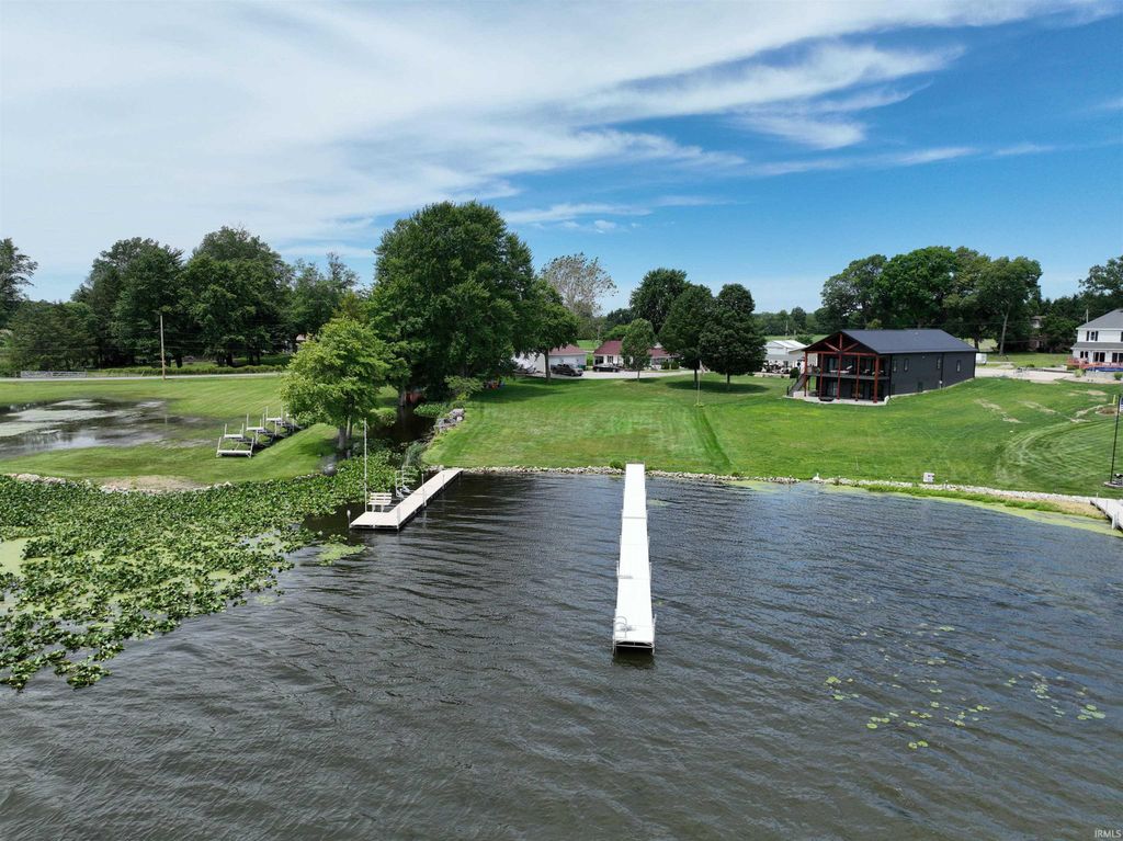 Photo of 9107 N Mary D Drive, Bremen, IN 46506 (MLS # 202623354)