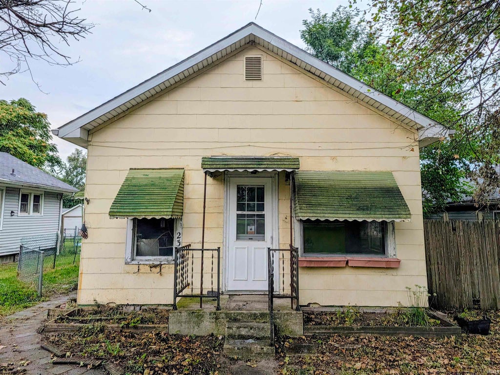Photo of 234 S 35th Street, South Bend, IN 46615 (MLS # 202637164)