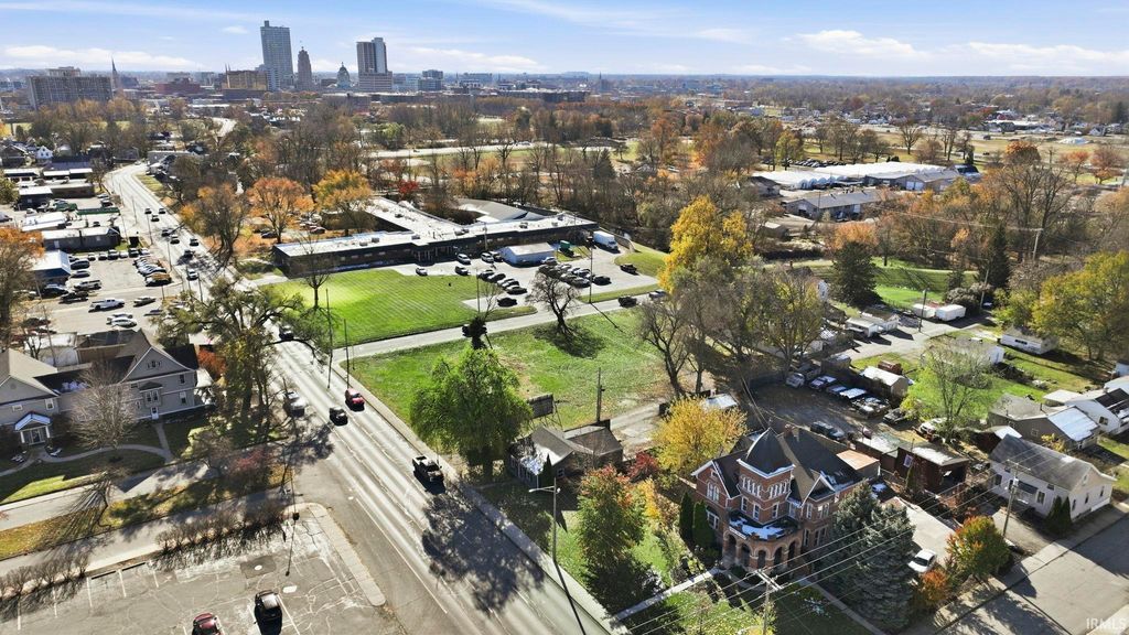 Photo of 1801 Spy Run Avenue, Fort Wayne, IN 46805 (MLS # 202545855)