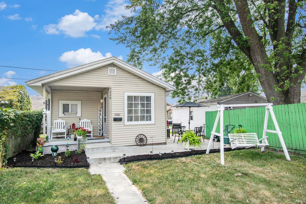 Photo of 1220 E Fox Street, South Bend, IN 46613 (MLS # 202601895)