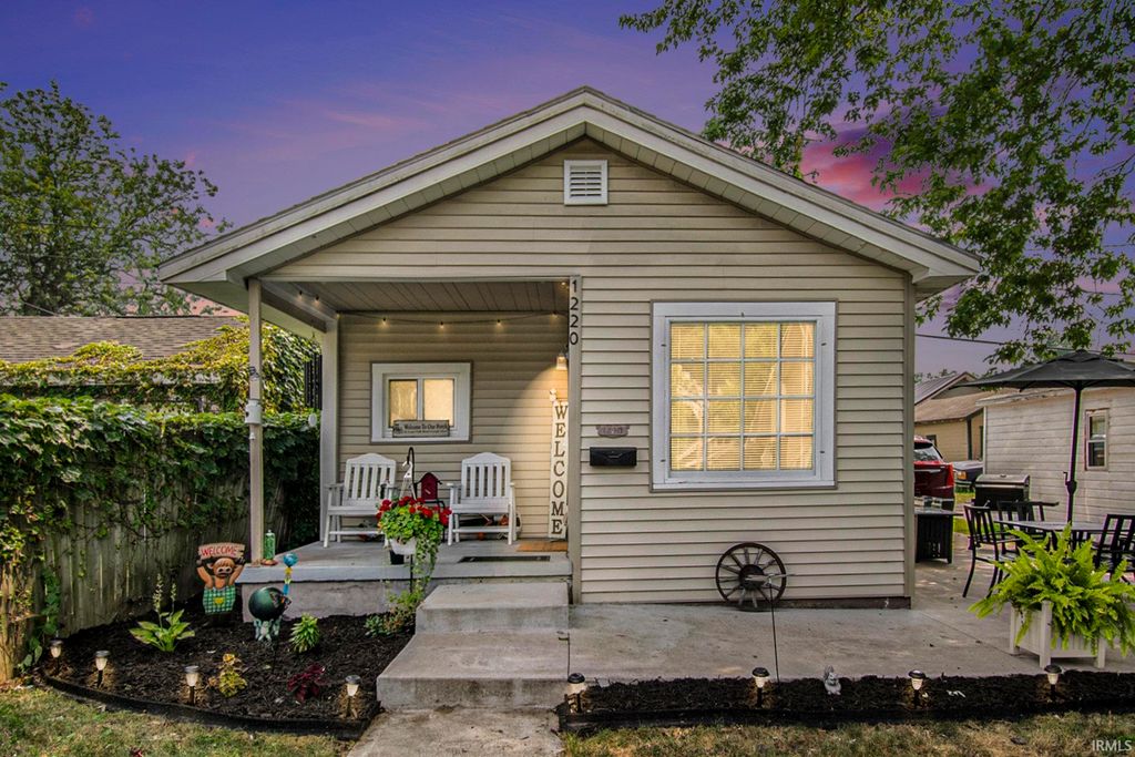 Photo of 1220 E Fox Street, South Bend, IN 46613 (MLS # 202601895)