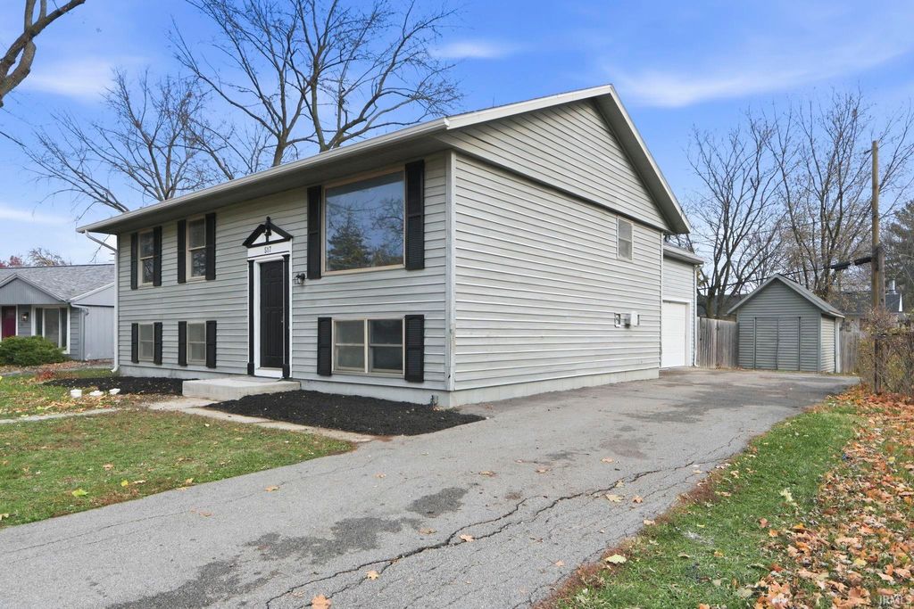 Photo of 517 Springbrook Road, Fort Wayne, IN 46825 (MLS # 202546795)
