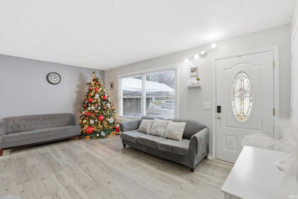 Photo of 808 Huron Way, Auburn, IN 46706 (MLS # 202549333)